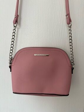 EUC Steve Madden Dusty Pink Rose  Crossbody Bag Silver Chain Detail Purse